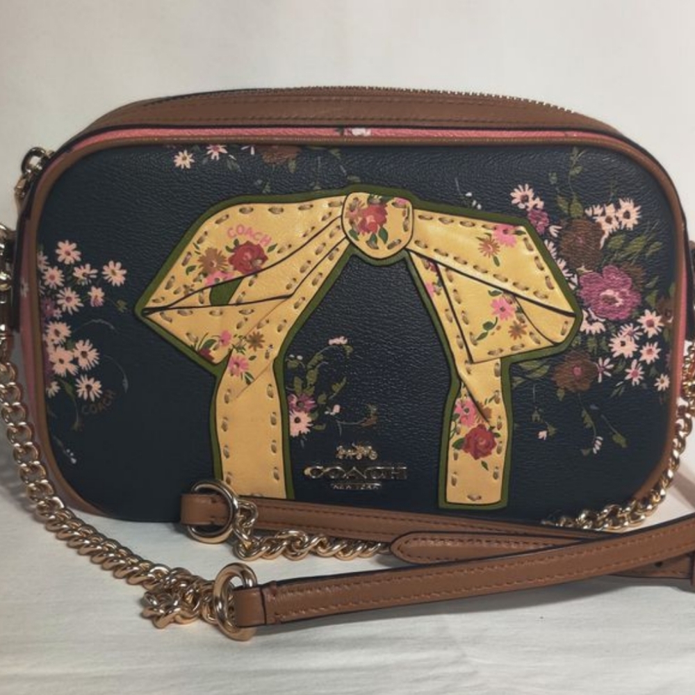 Isla Chain Crossbody Leather